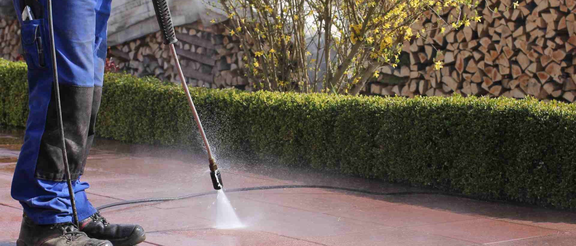 garden maintenance DA17